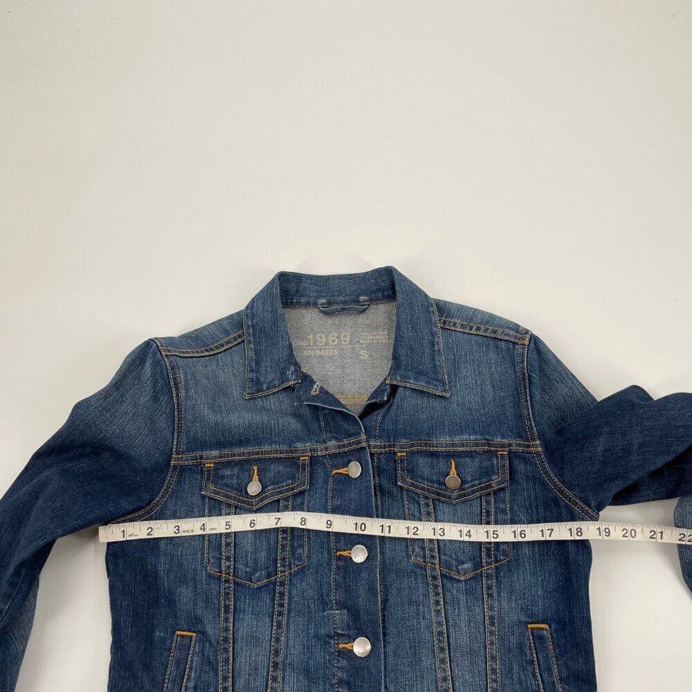 GAP Blue Denim Jean Jacket Womens Size Small Classic Pockets Everyday Casual - Picture 7 of 8